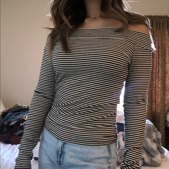 Long sleeve off the shoulder top - Picture 2 of 3